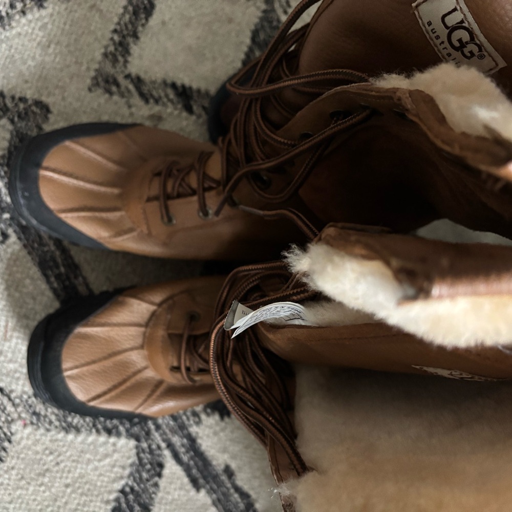 UGG Adirondack Snow Boots , 11 hole knee high sz7 W